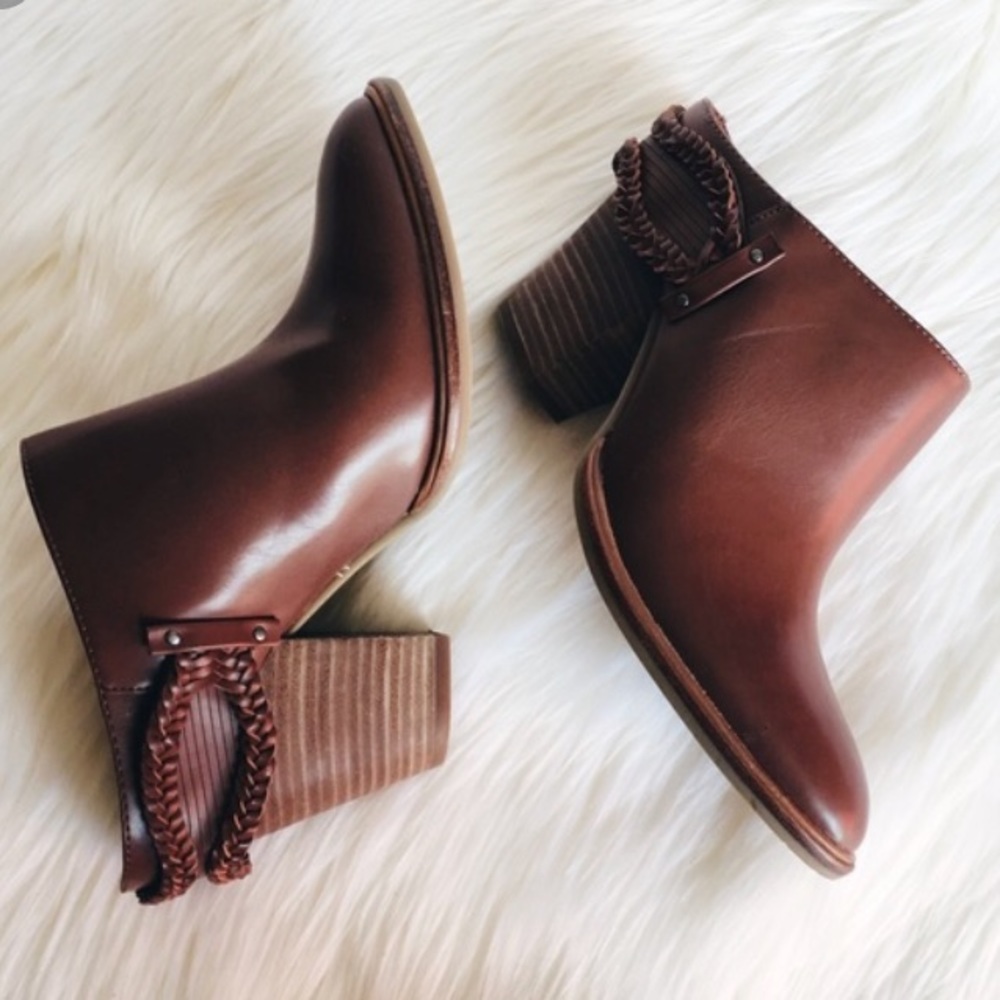 DV8 by DOLCE VITA BROWN MULES